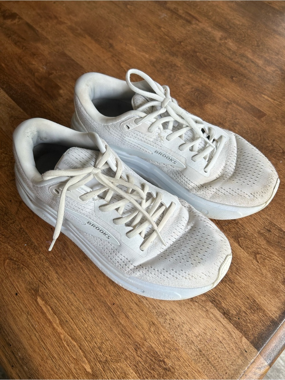 Brooks Ghost Max Women’s Running Sneakers 9W